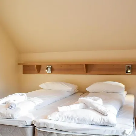 Beautiful In With 3 Bedrooms And Wifi Сasa de vacaciones