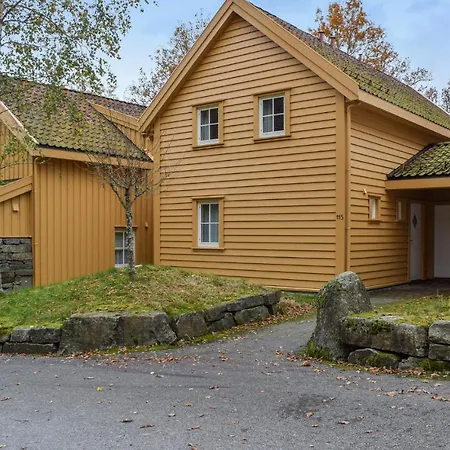 Beautiful In With 3 Bedrooms And Wifi Сasa de vacaciones Farsund