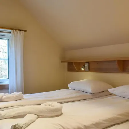 Beautiful In With 3 Bedrooms And Wifi